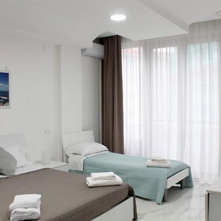 B&B Central Rooms 137 Napoli Dış mekan fotoğraf
