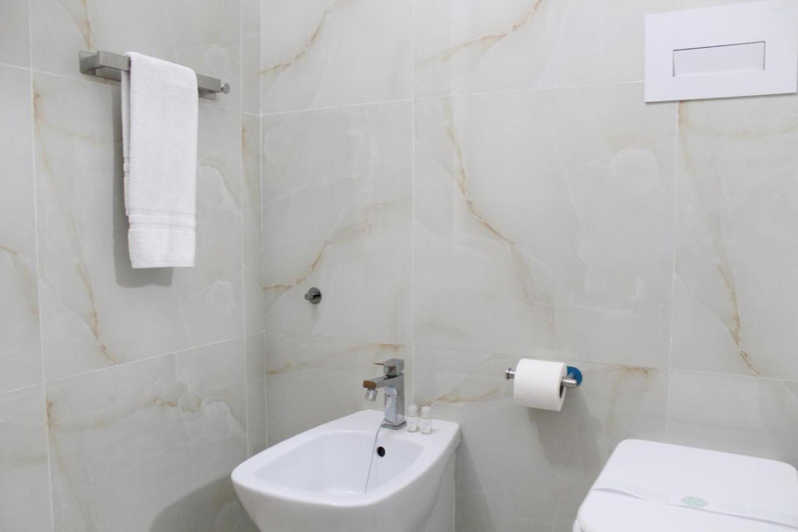 B&B Central Rooms 137 Napoli Dış mekan fotoğraf